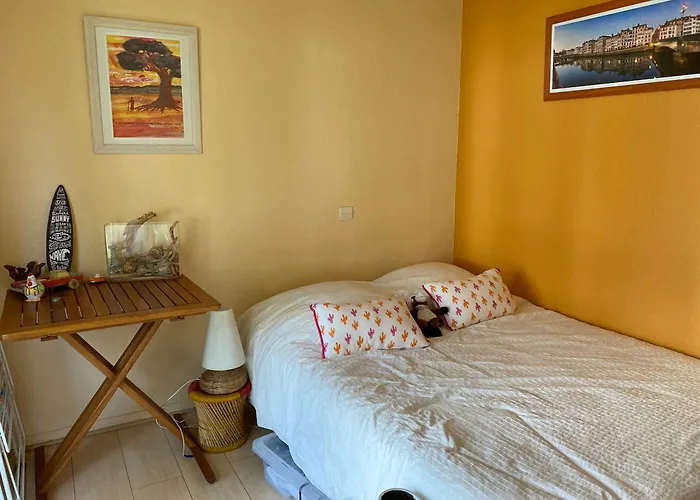 Nid De Verdure Proche Ocean Anglet